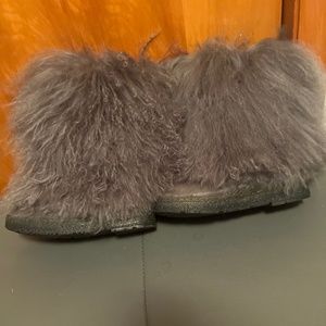 NWOT Bearpaw Women's Grey Boetis Boots Size 6